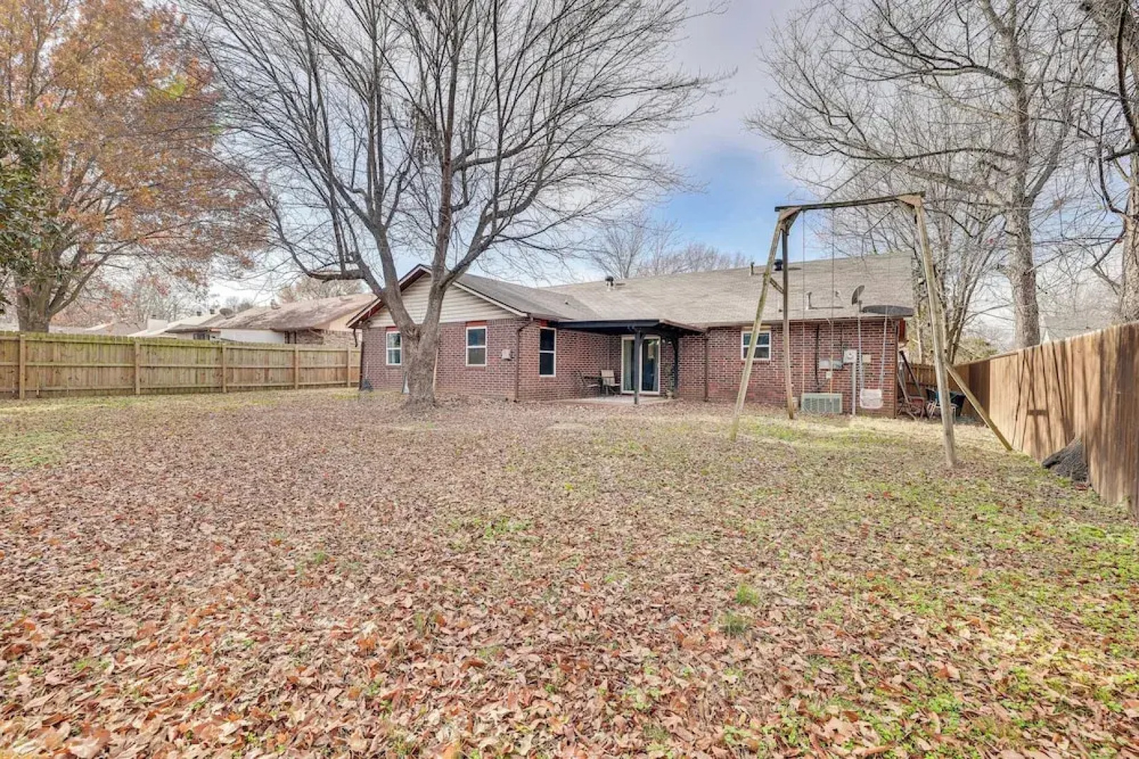 Rogers Vacation Home w/ Yard: 5 Mi to Bentonville