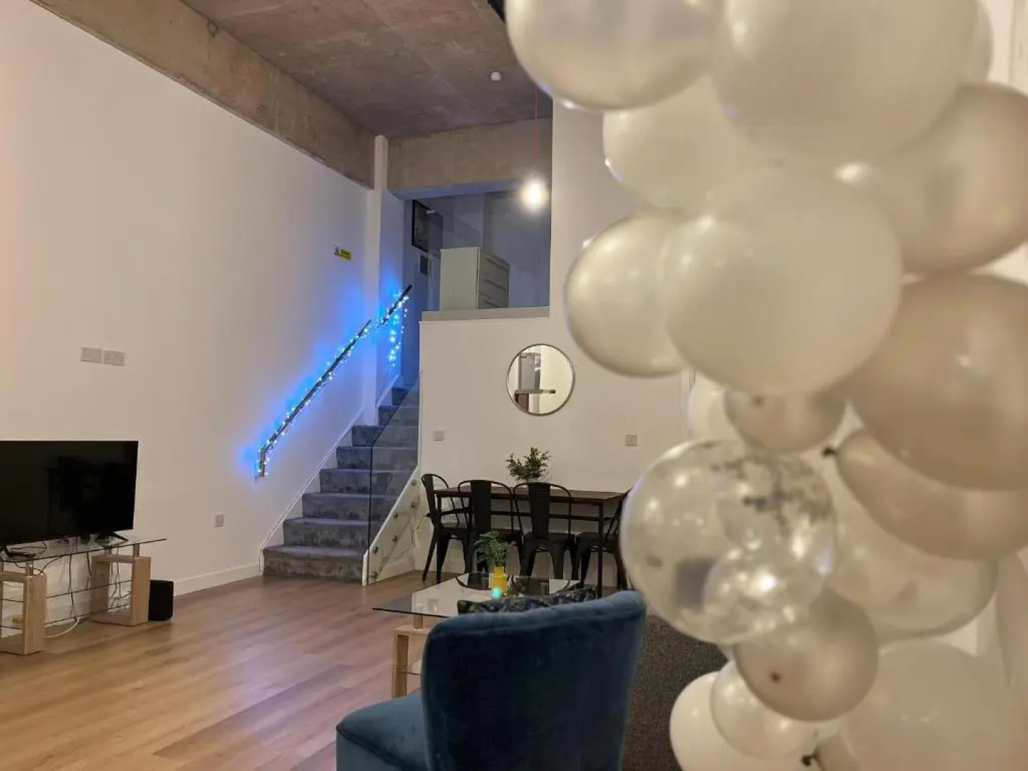 Duplex Apartments By Luxe Your Stays- Sandwell, West Bromwich