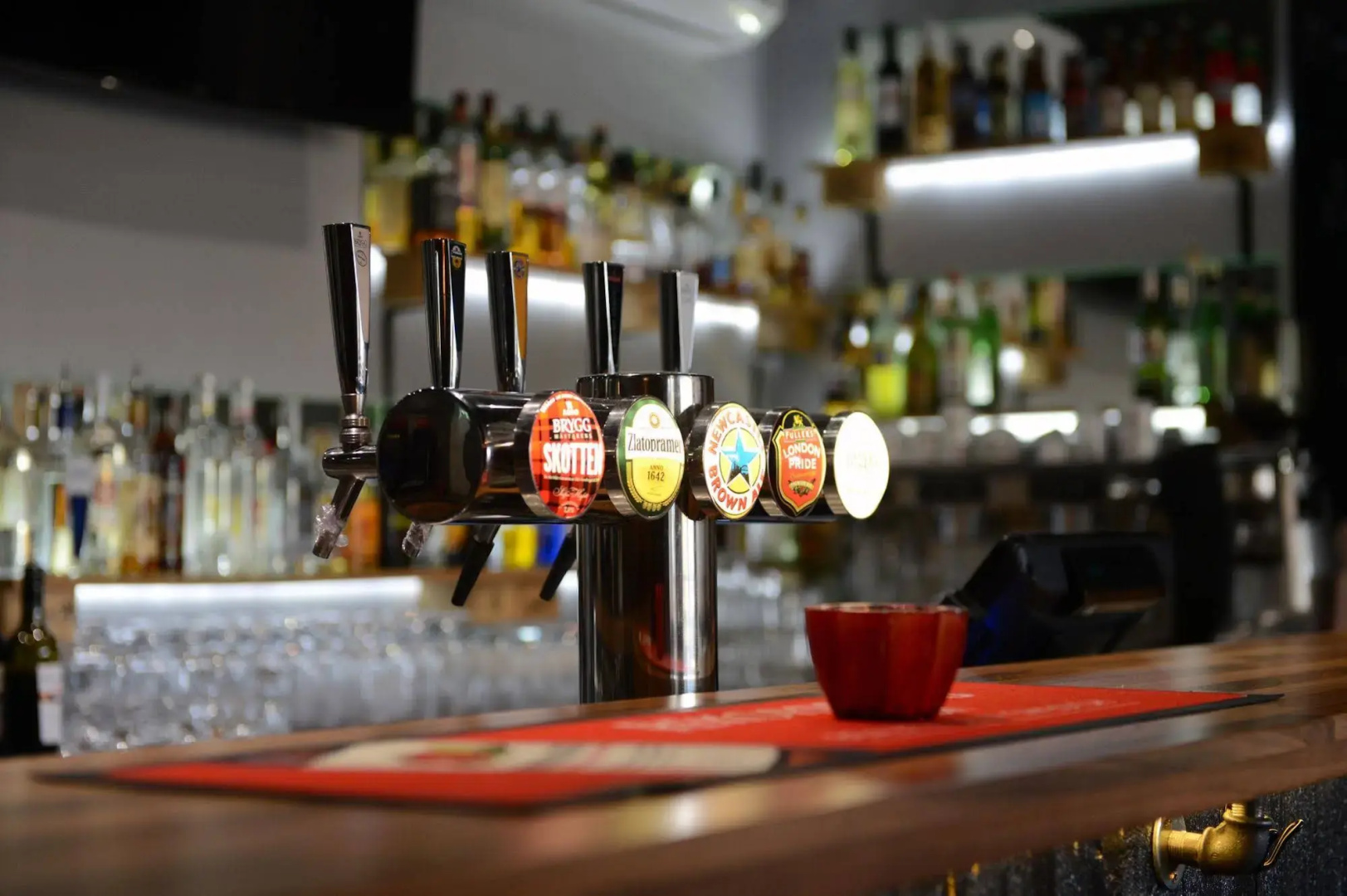 Spoton Hostel & Sportsbar