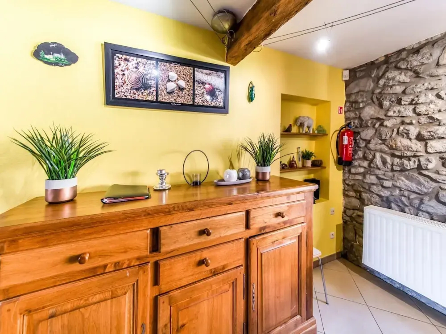 Stone Cottage with Sauna & Hot Tub near Cave of Lorette in Rochefort