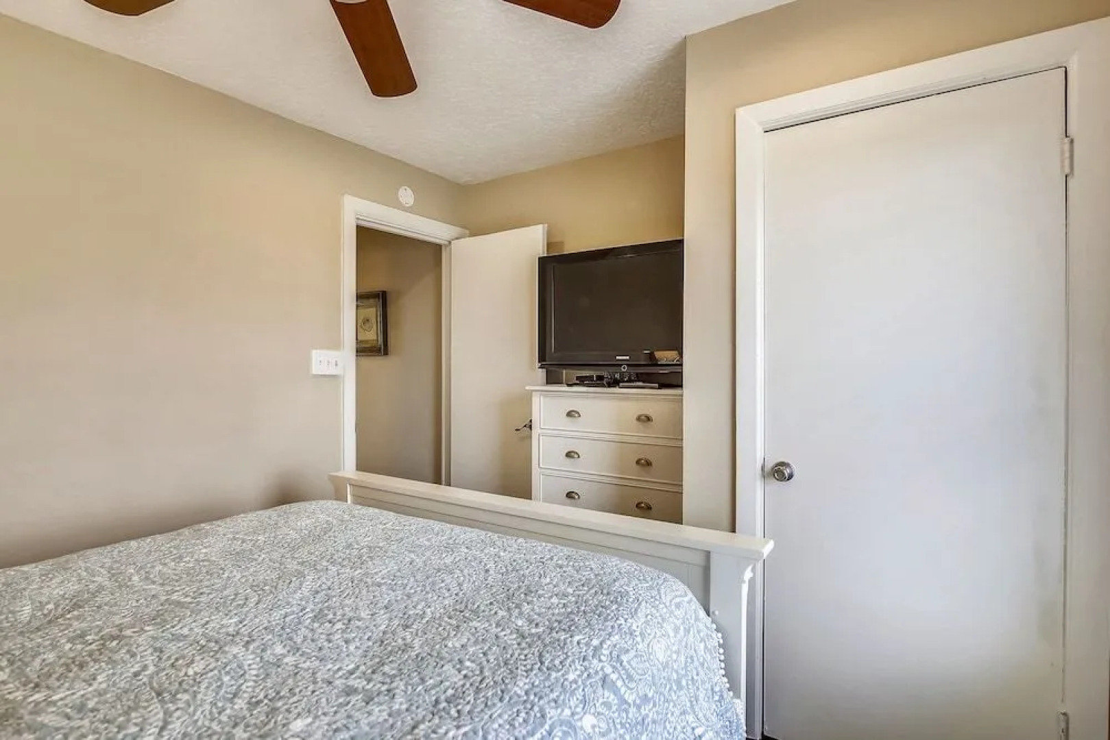 Barefoot Bungalow by RedAwning