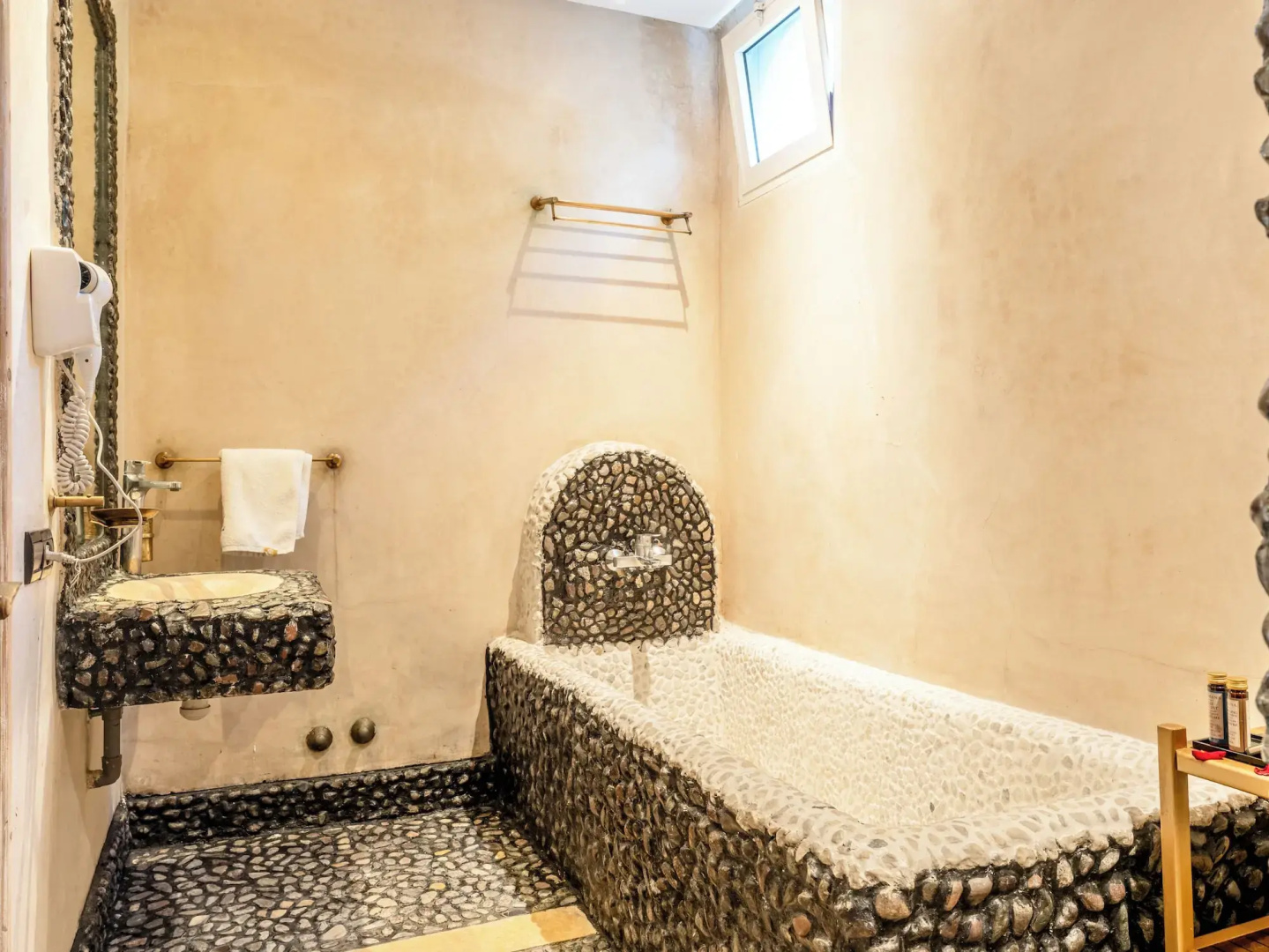 Chateau Eden El Rouh