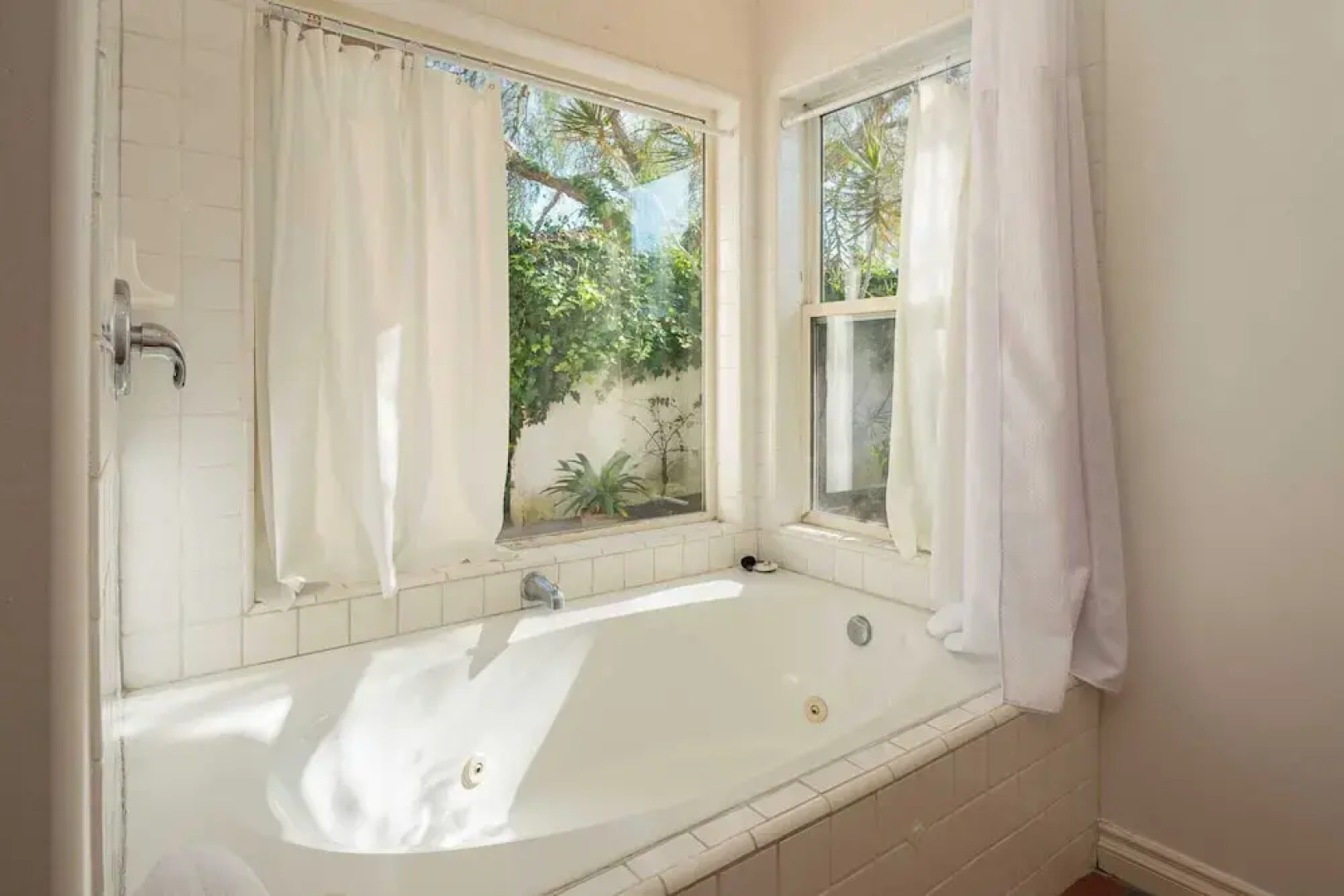 Private Estate w/ Pool, Hot Tub & Tennis Court Near Encinitas The Ranch by Avantstay