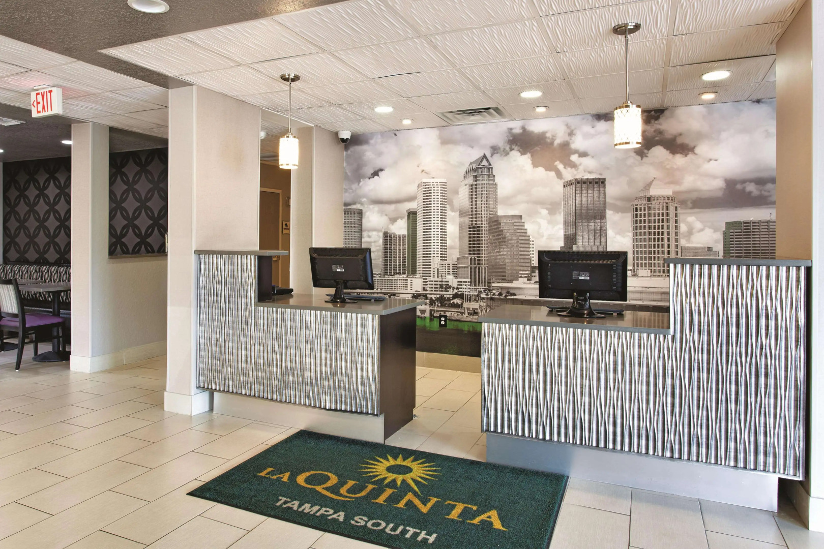 La Quinta Inn & Suites by Wyndham Tampa Bay Area-Tampa South