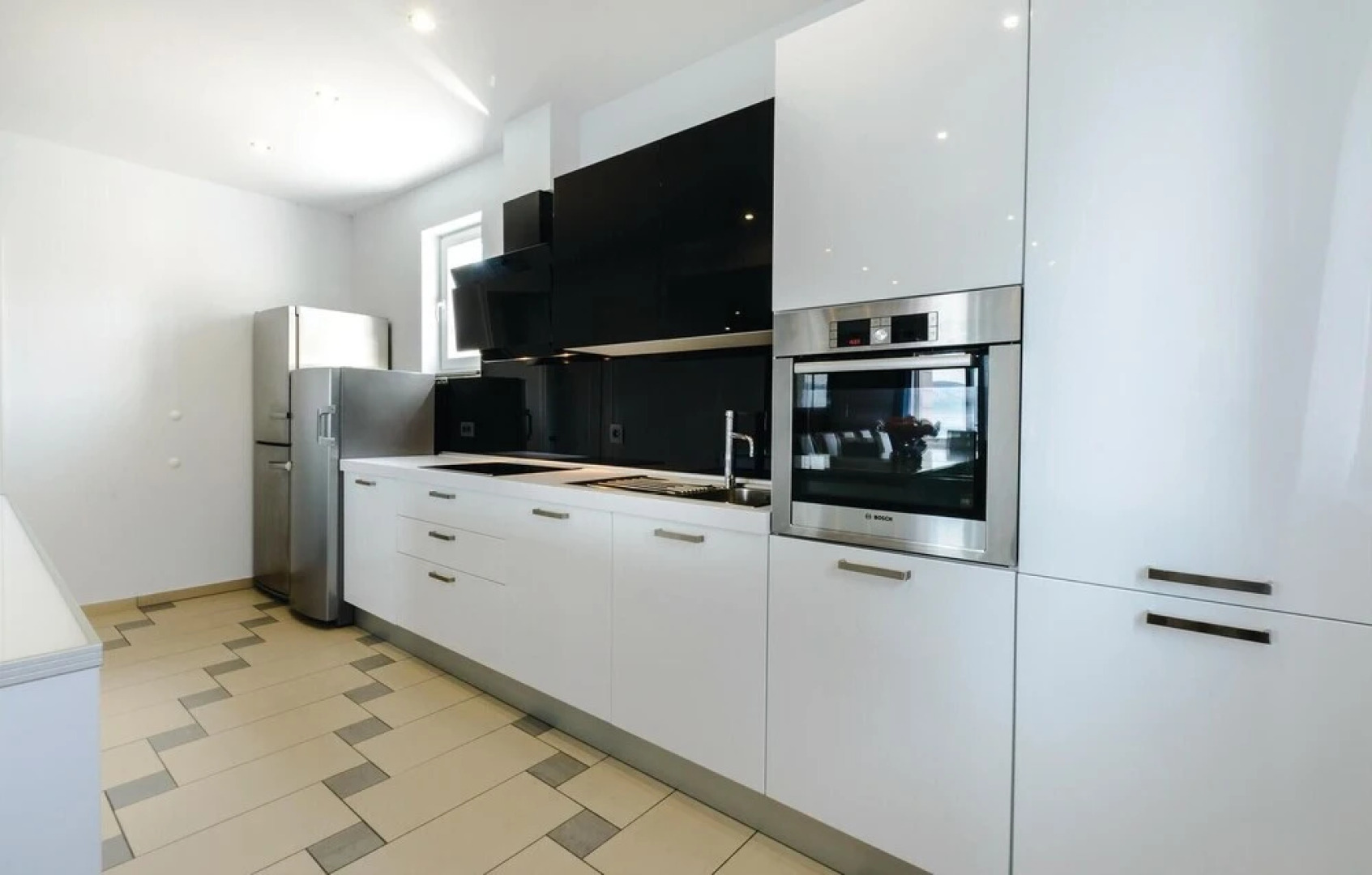 Nice Home in Sreser with Hot Tub, Sauna & WiFi