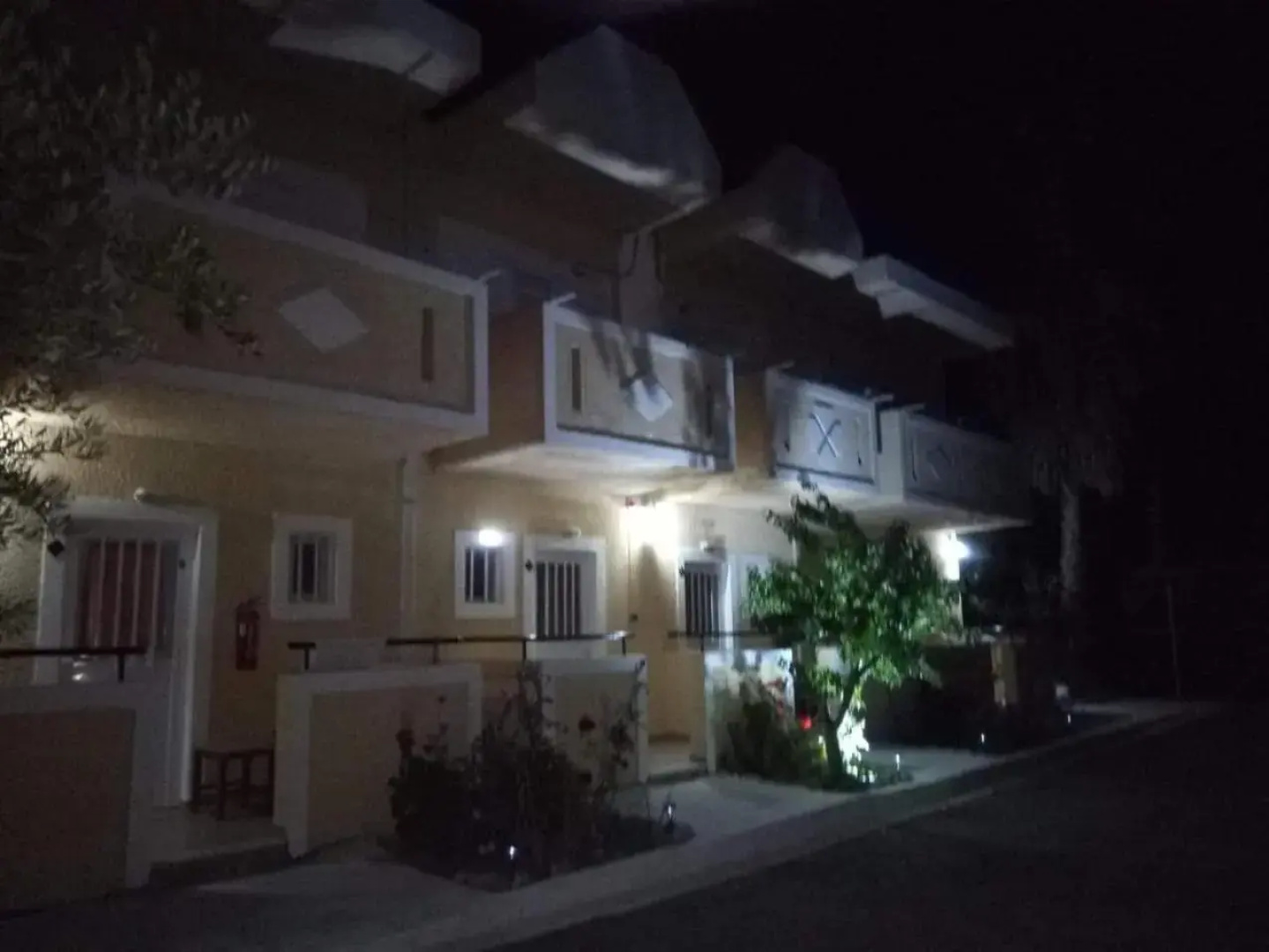 Denise Apartments