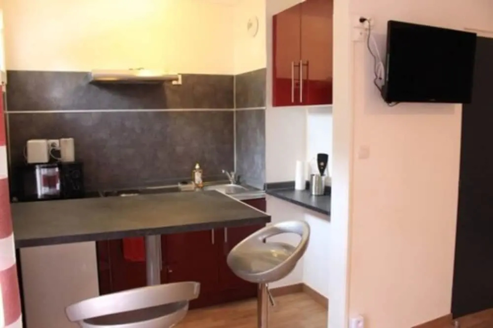 Studios near Basel Airport - RM 118