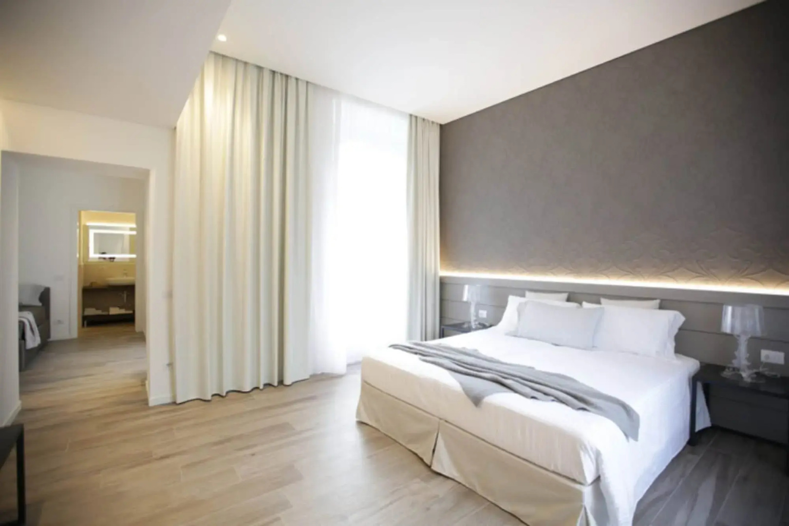 Villa Liberty - Lake Como Rooms & SPA