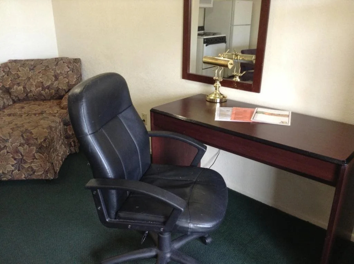 American Inn & Suites