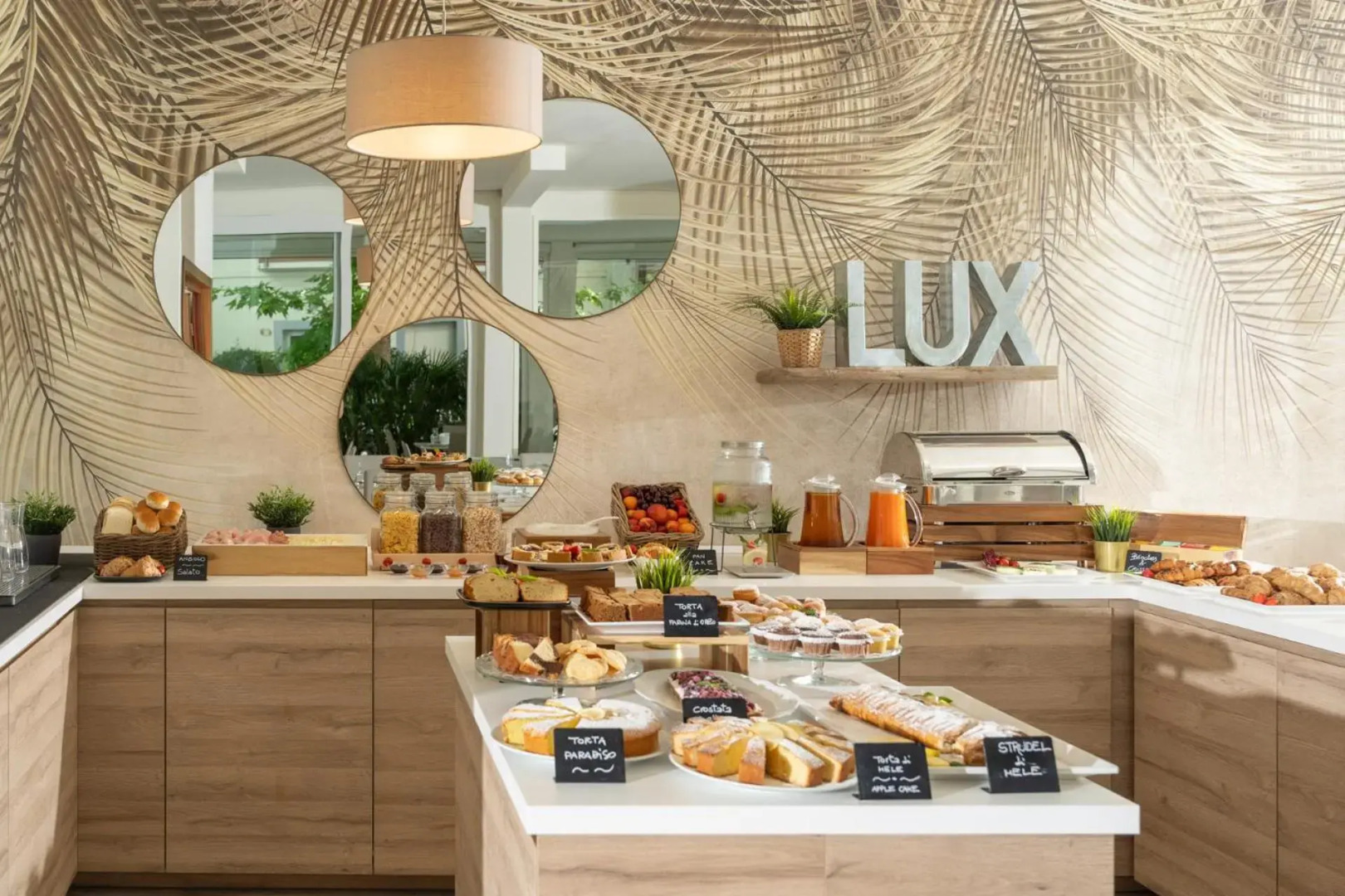 Hotel Lux