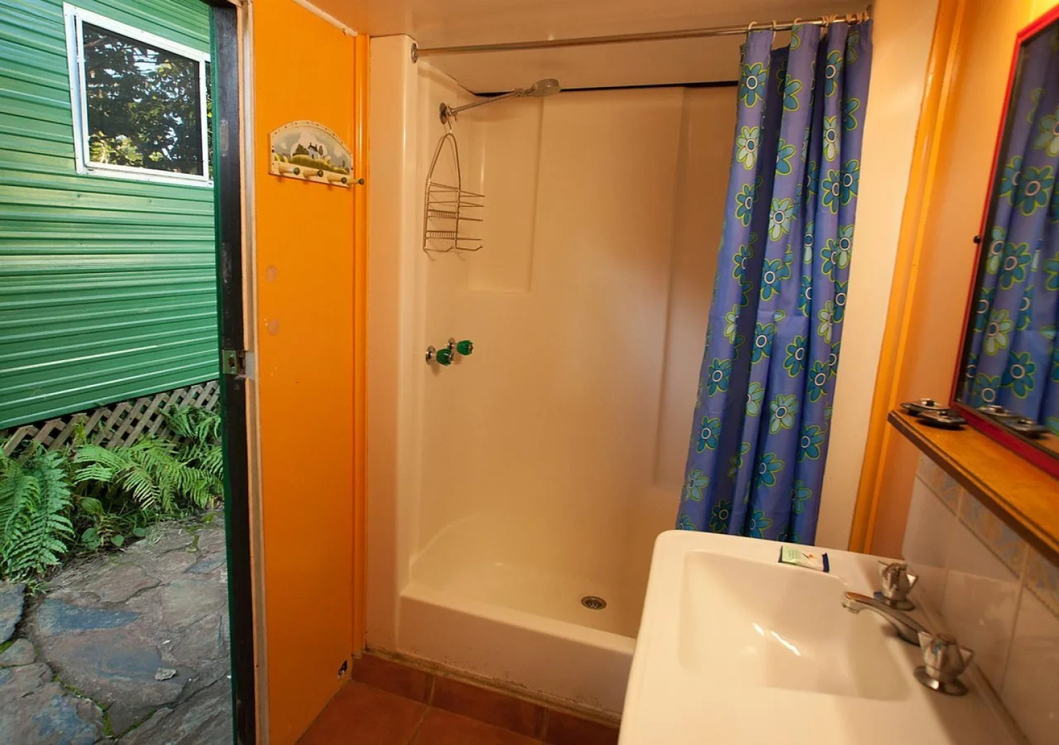 Lake Eacham Caravan Park & Self-Contained Cabins