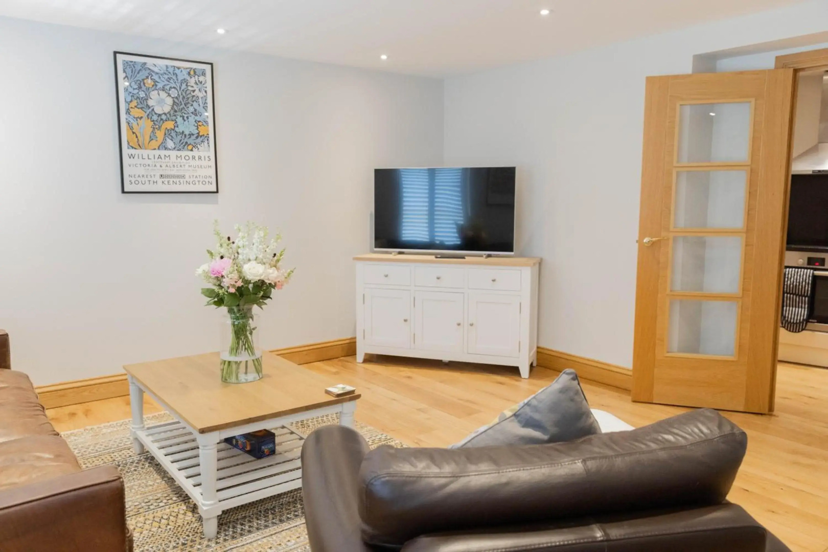 Serviced Guest ApartSuites The Unicorn