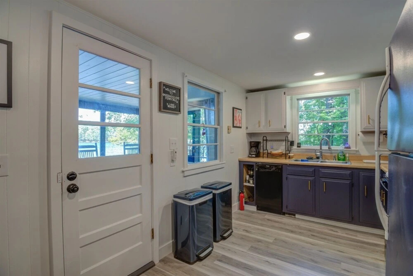 Ferry Tale Limit 10 3 Bedroom Cottage by RedAwning