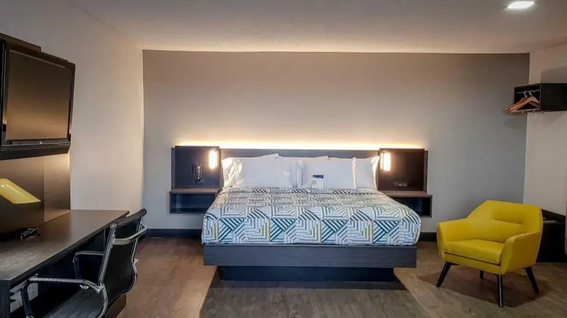 Motel 6 Kewanee, IL