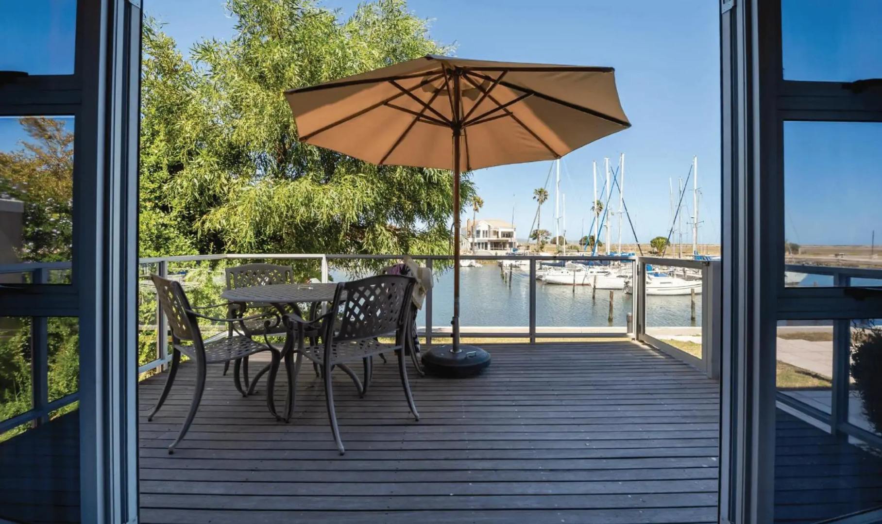 Russells On The Port