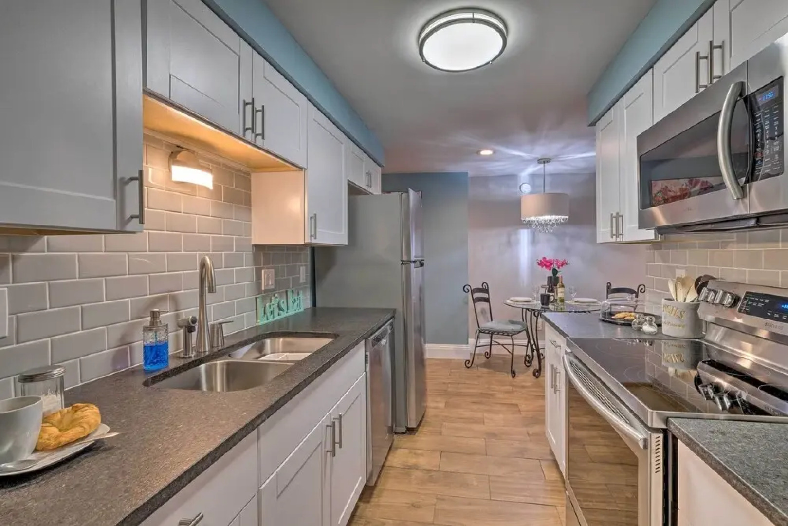 Charming Apt W/patio: Walk to Downtown Albany