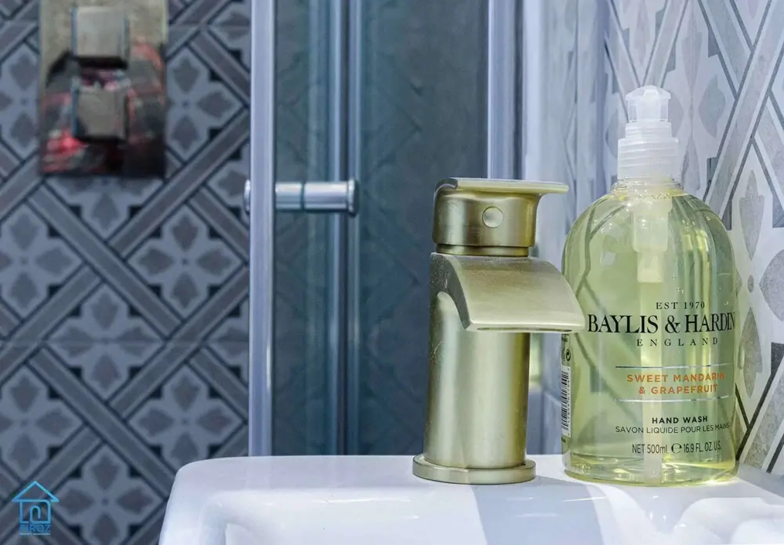 York Contractor House by Firoz Property Management