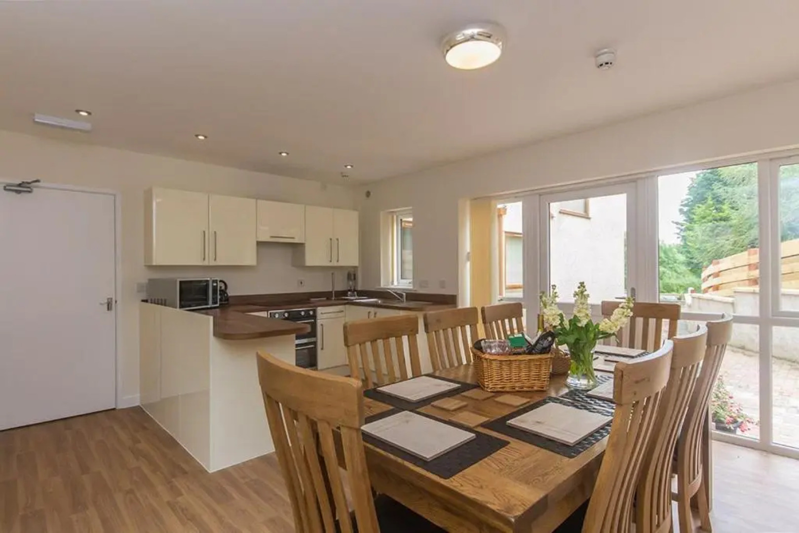 Hendy - Ground Floor Apartment