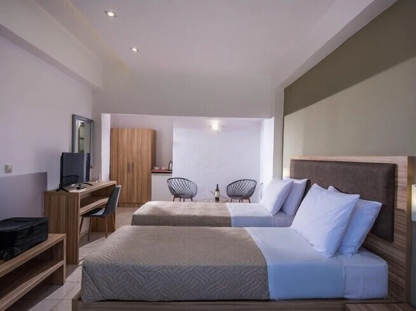 Thania Seaside Smotel - Adults Only