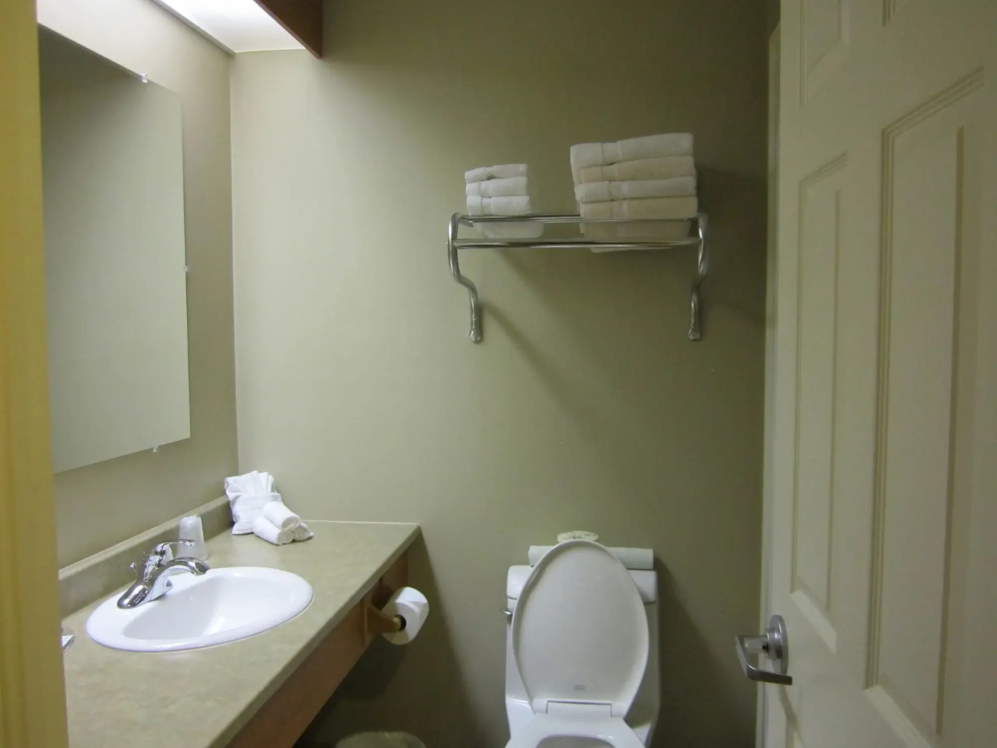 Auberge Bouctouche Inn & Suites