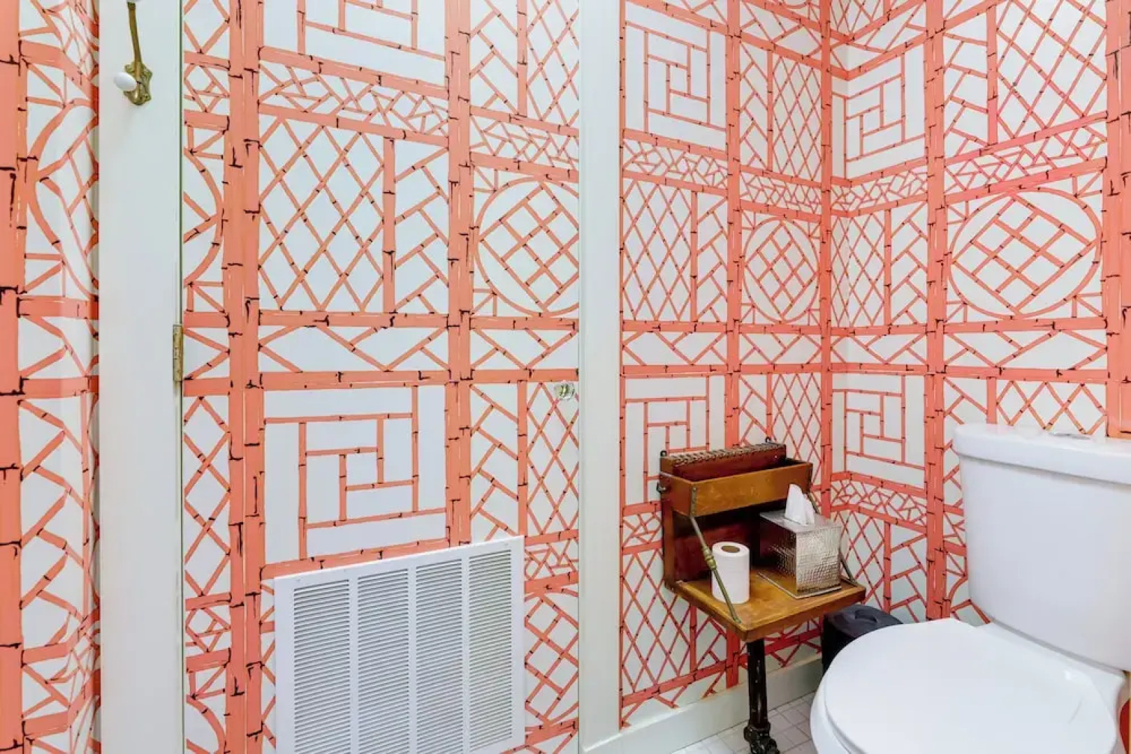 Beautiful & Historic Cottage, Steps to Elm Park