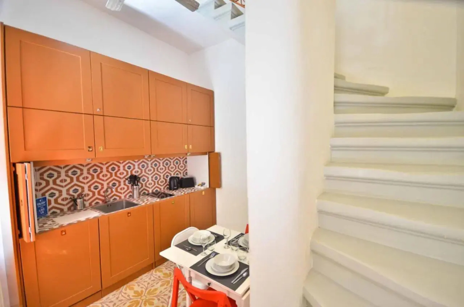 Eight Point Living 34B