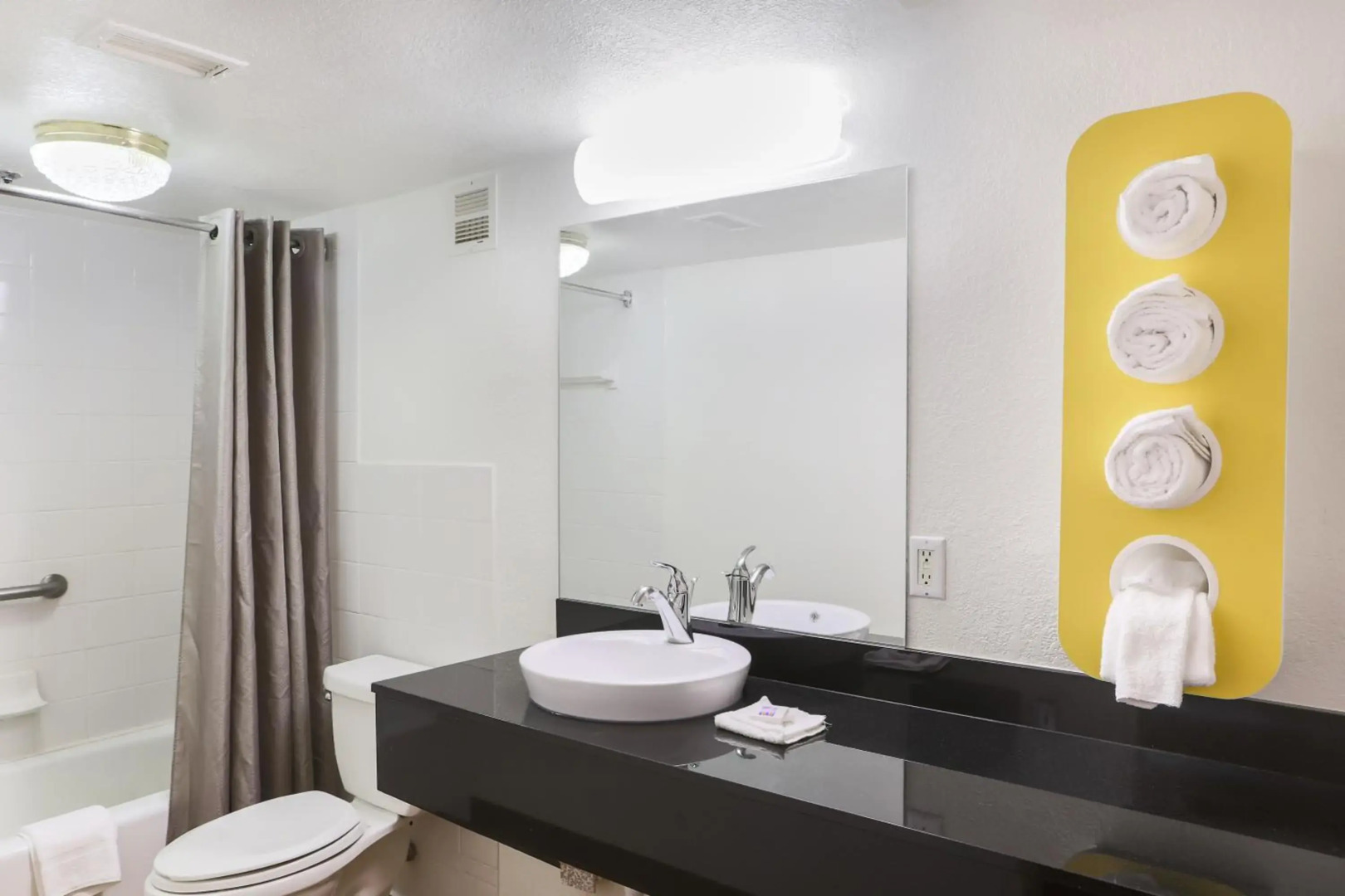 Motel 6 Cutler Bay, FL