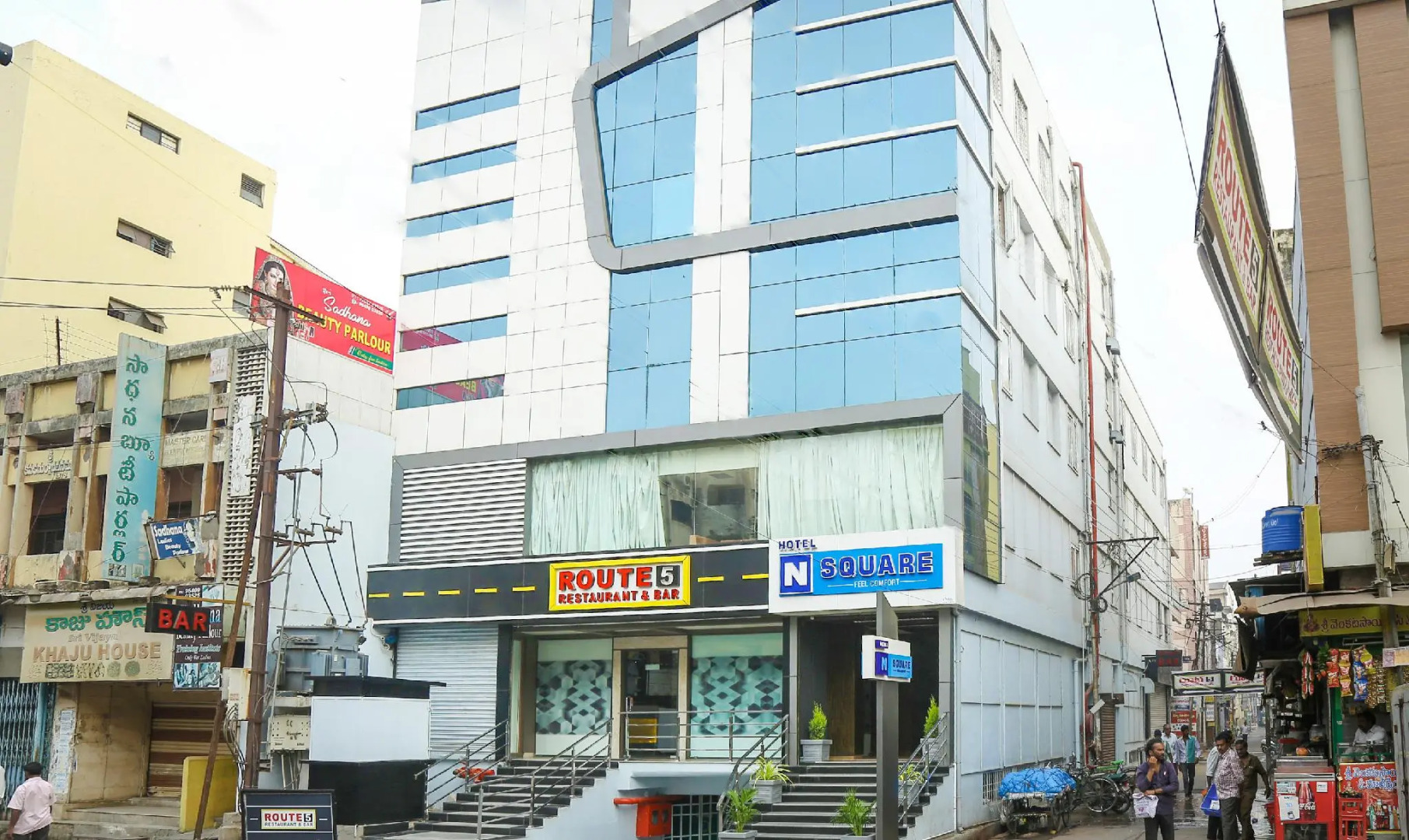 Itsy Hotels N Square