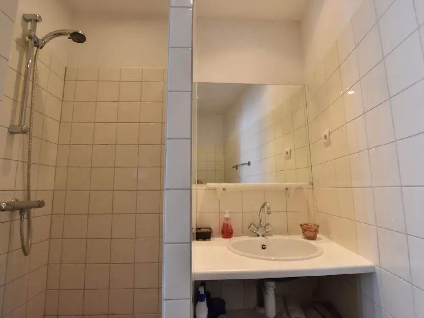 Modern Mansion in Machemont with Private Garden