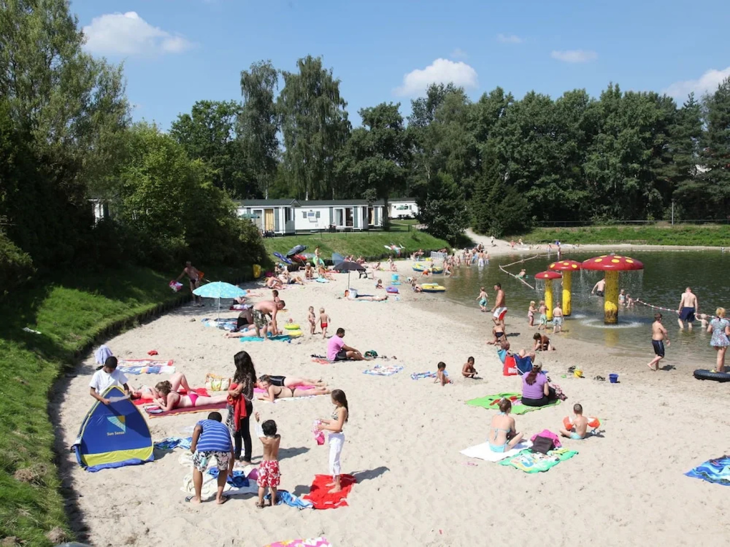 Comfortable Villa with Combi-Microwave in Green Surroundings