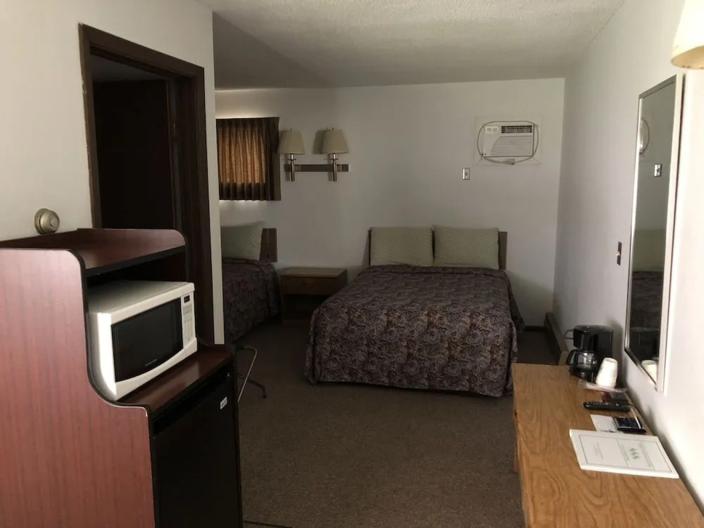 Edge O The Woods Motel