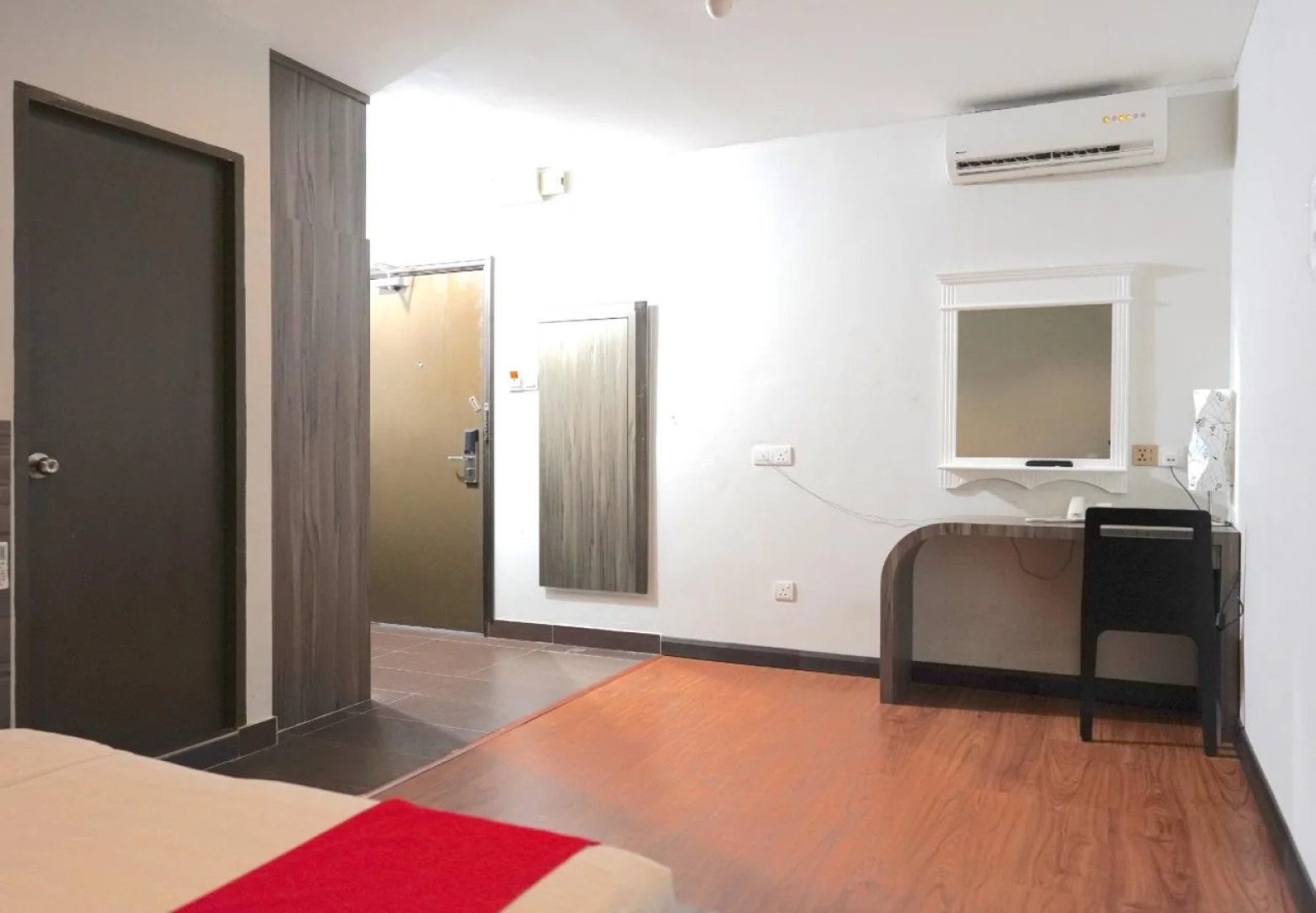 OYO 43987 Season Inn