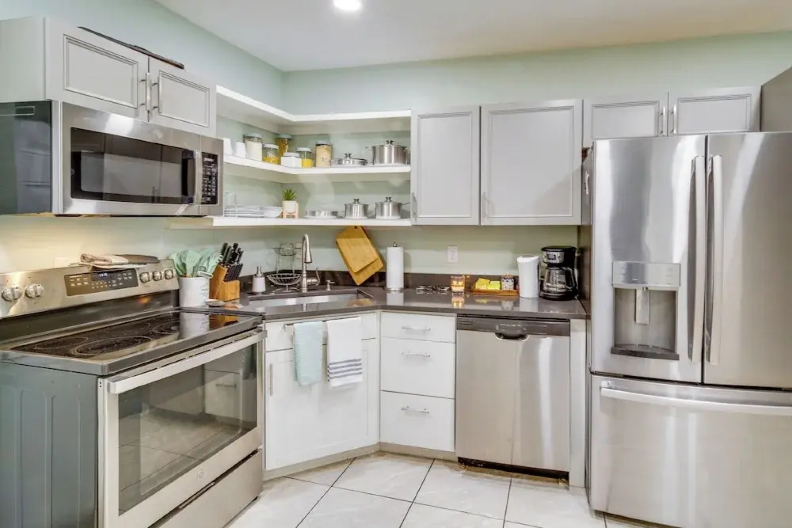 Melbourne Apartment Near Downtown & Beaches!