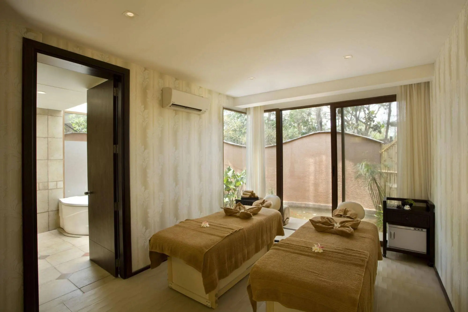 Waterwoods Lodge Kabini