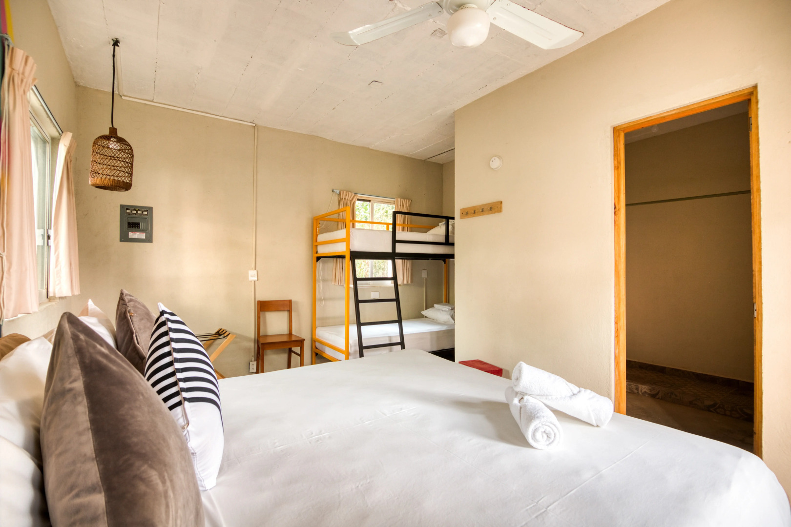 Nílu Puerto Escondido by Selina