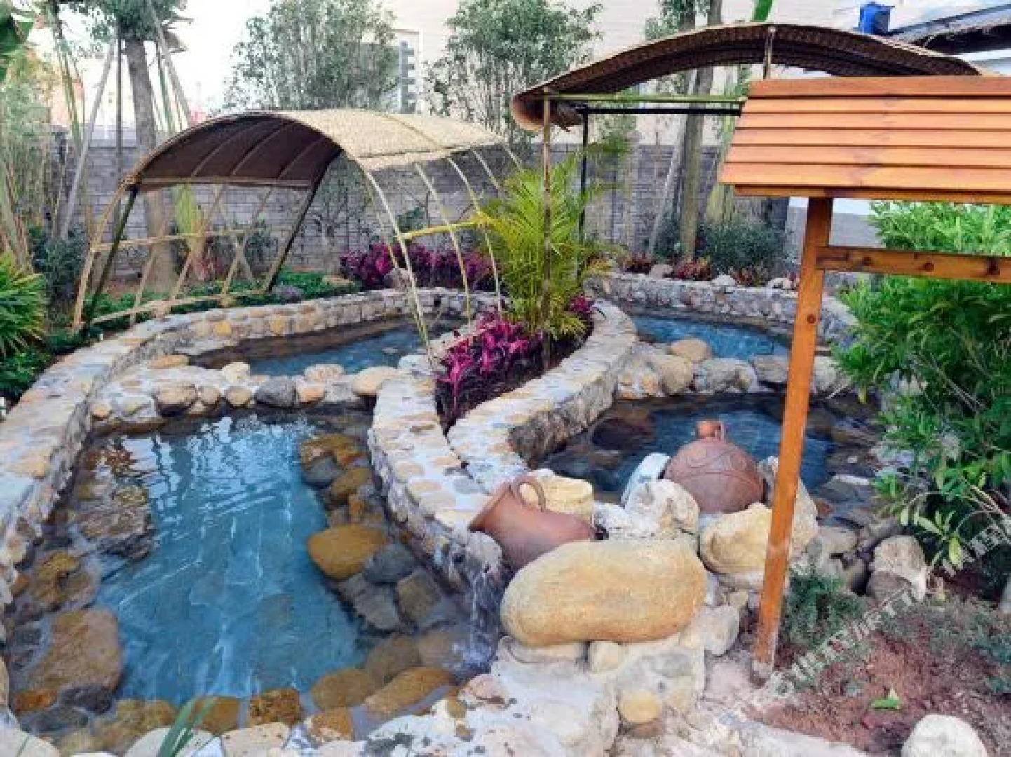 Linyu Huaxi Hot Spring Holiday Hotel