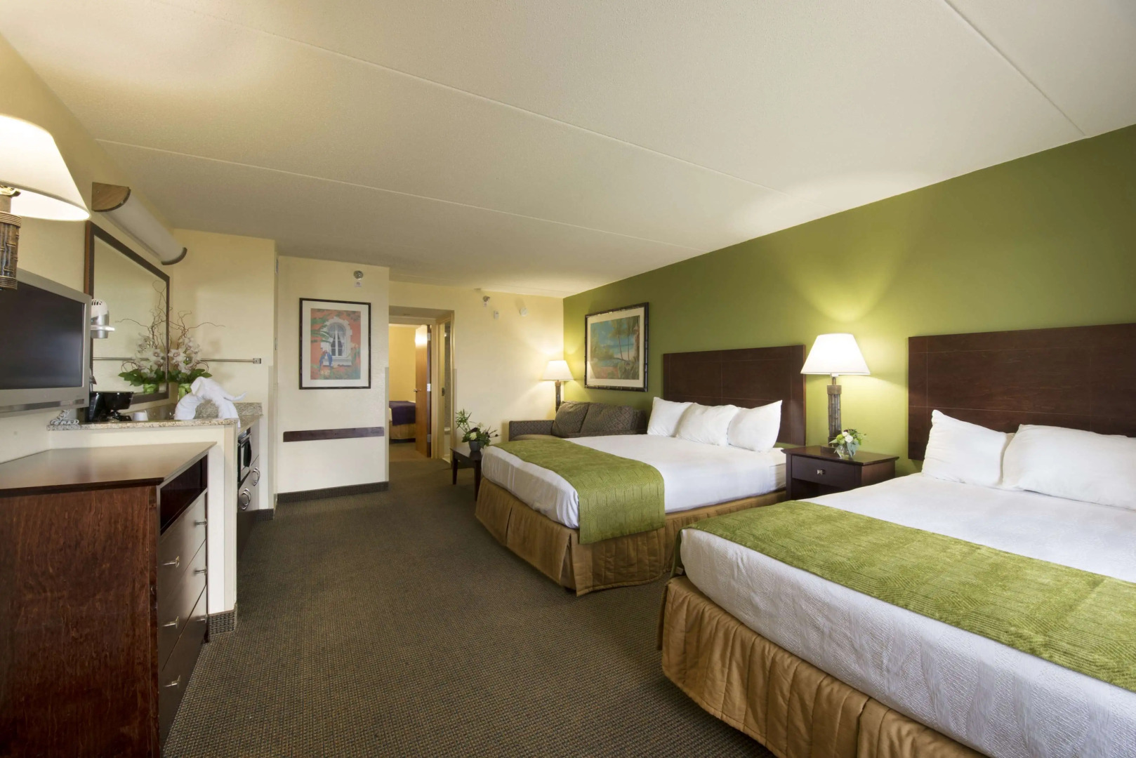 Edgewater Hotel & Waterpark