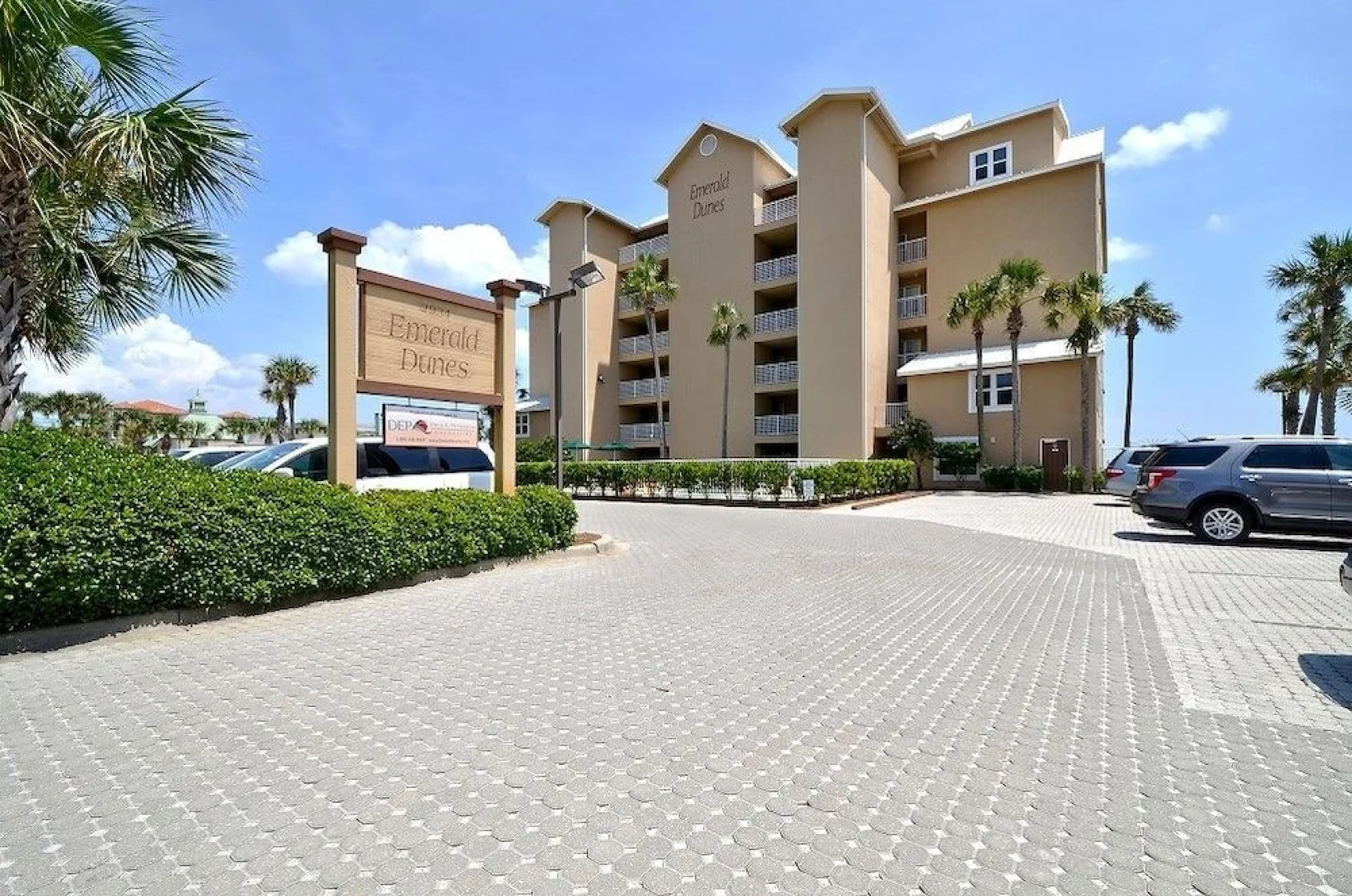 Emerald Dunes by Saltwater Vacations