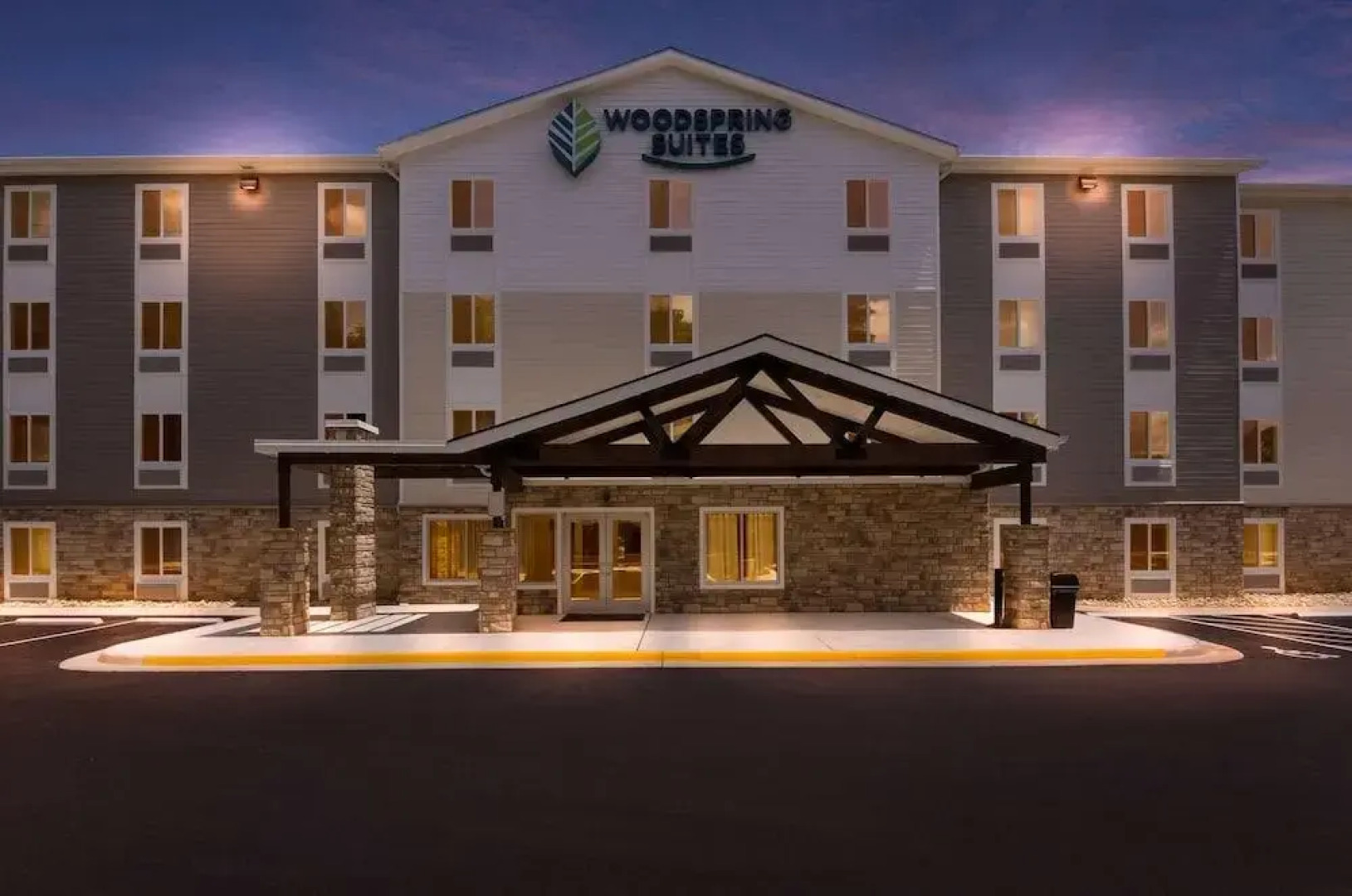 WoodSpring Suites