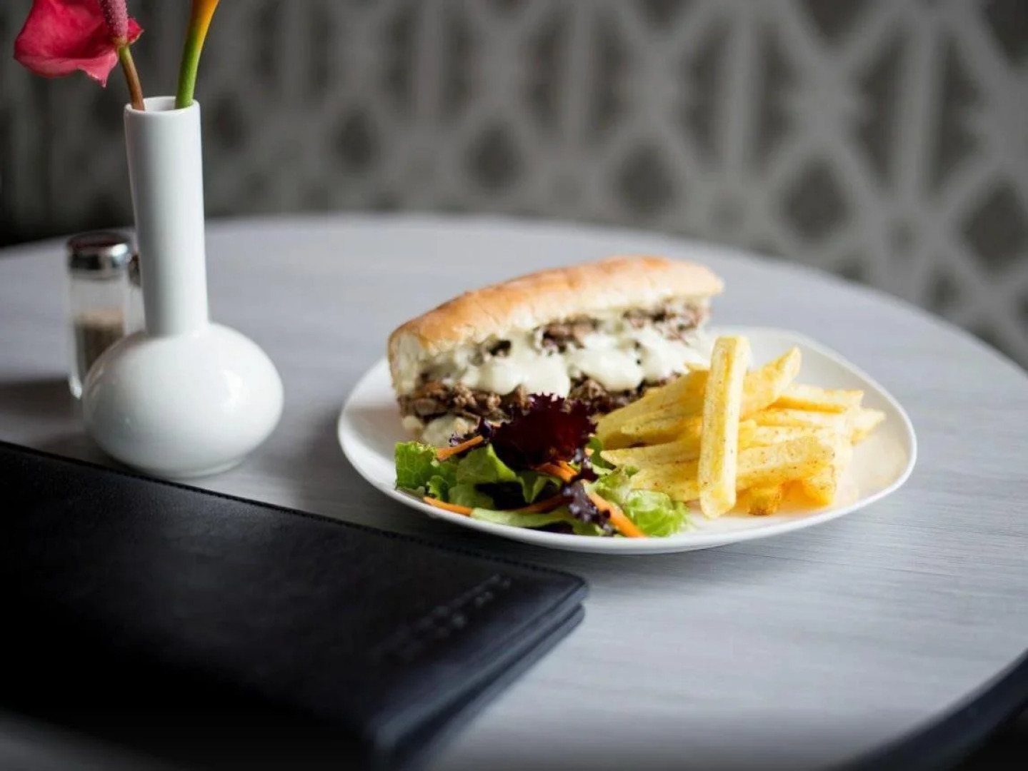 Отель Onomo Dar es Salaam