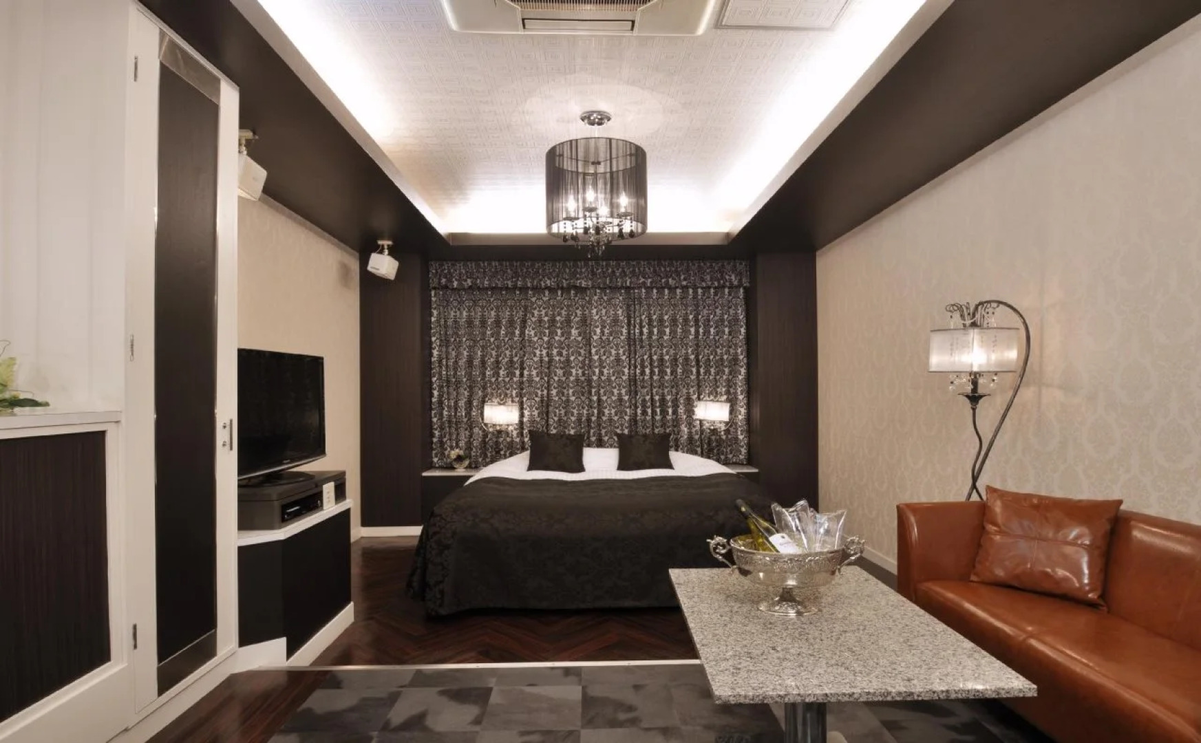 HOTEL U's Kouroen – Adults Only