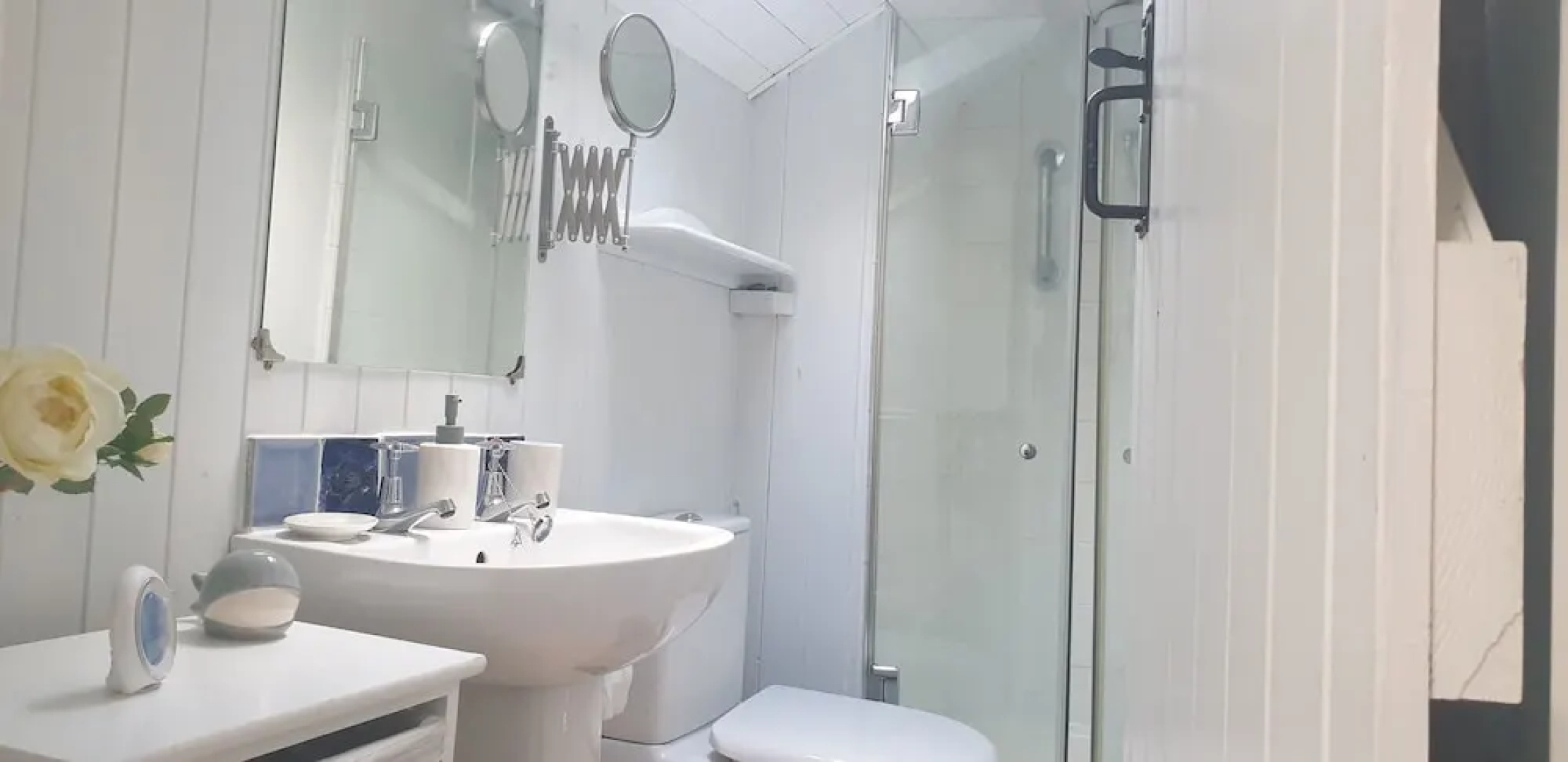 2 Bed House - Sleeps 3 - Pets - Garden - Parking