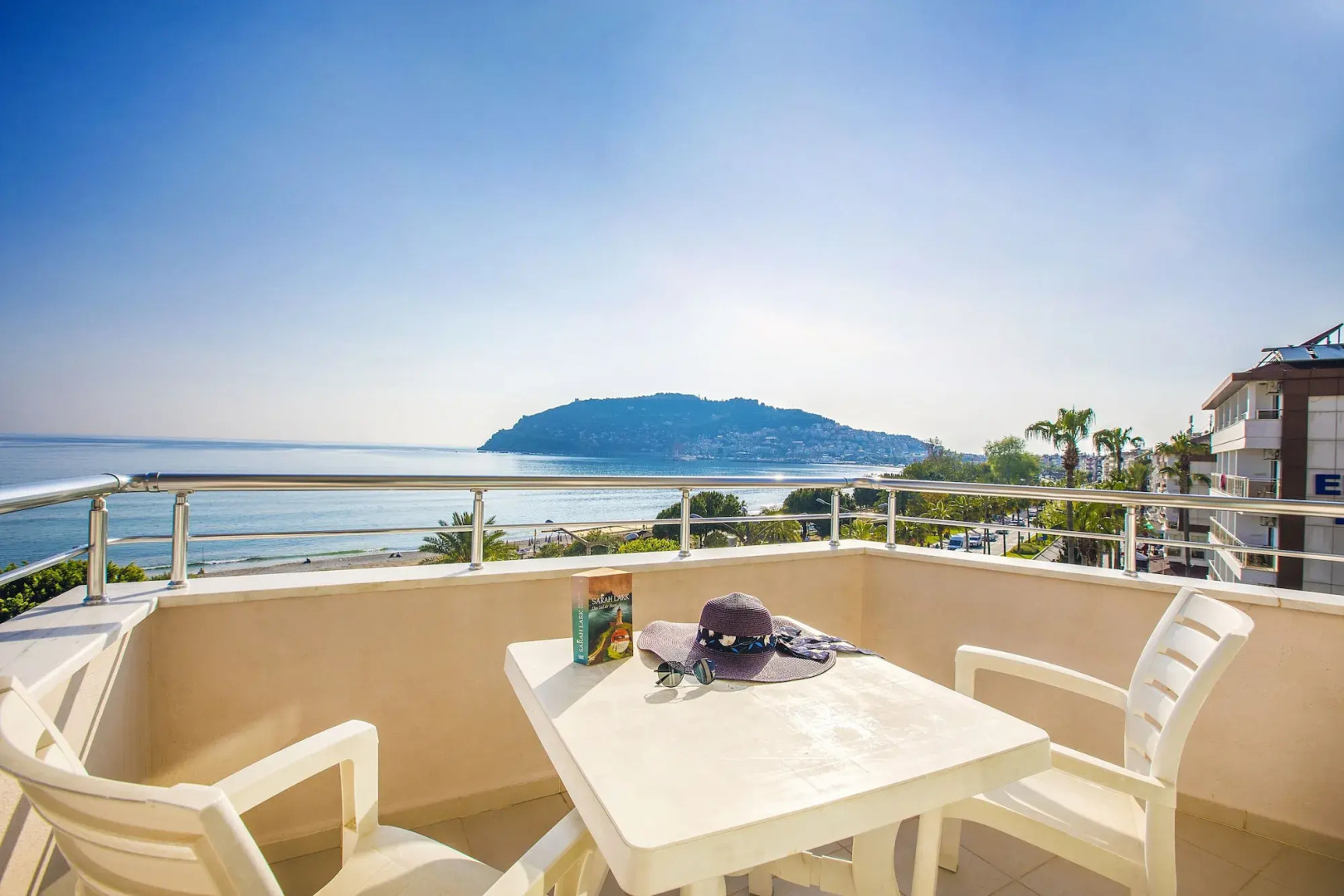 Hawaii Suite Beach Hotel