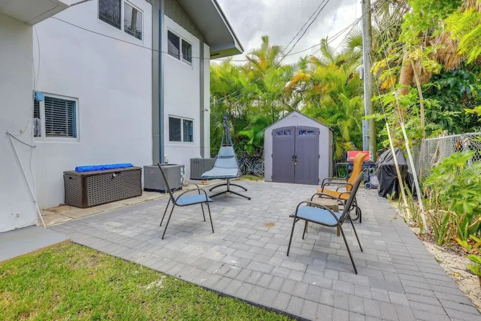 Upscale Condo - 2 Blocks to Riviera Beach!