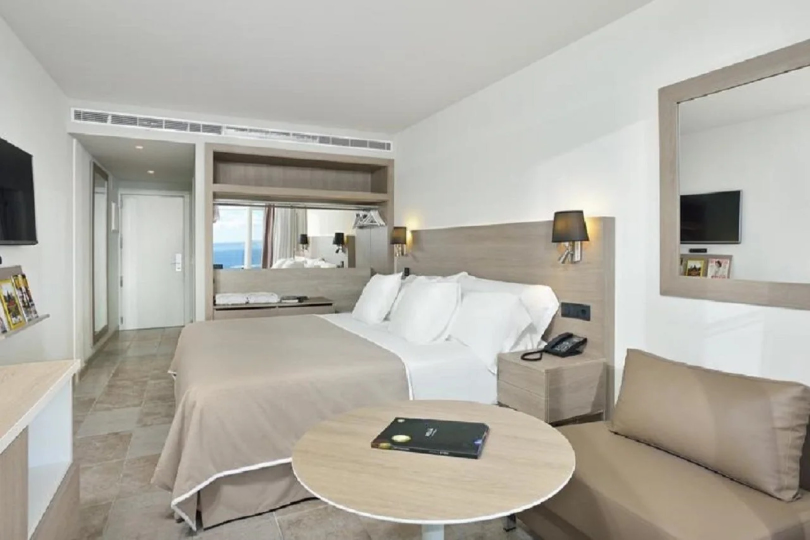 Отель Melia Calviá Beach