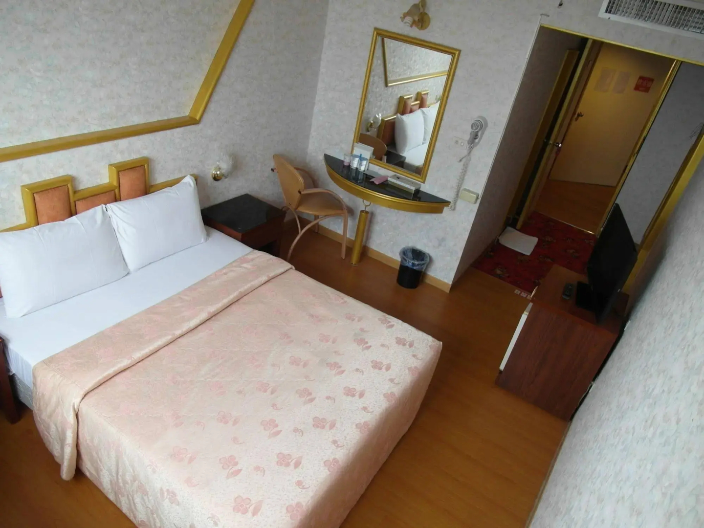 Tie Dao Hotel