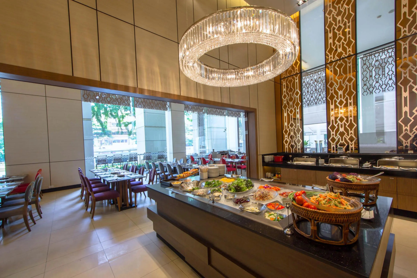 Отель Grande Centre Point Ploenchit