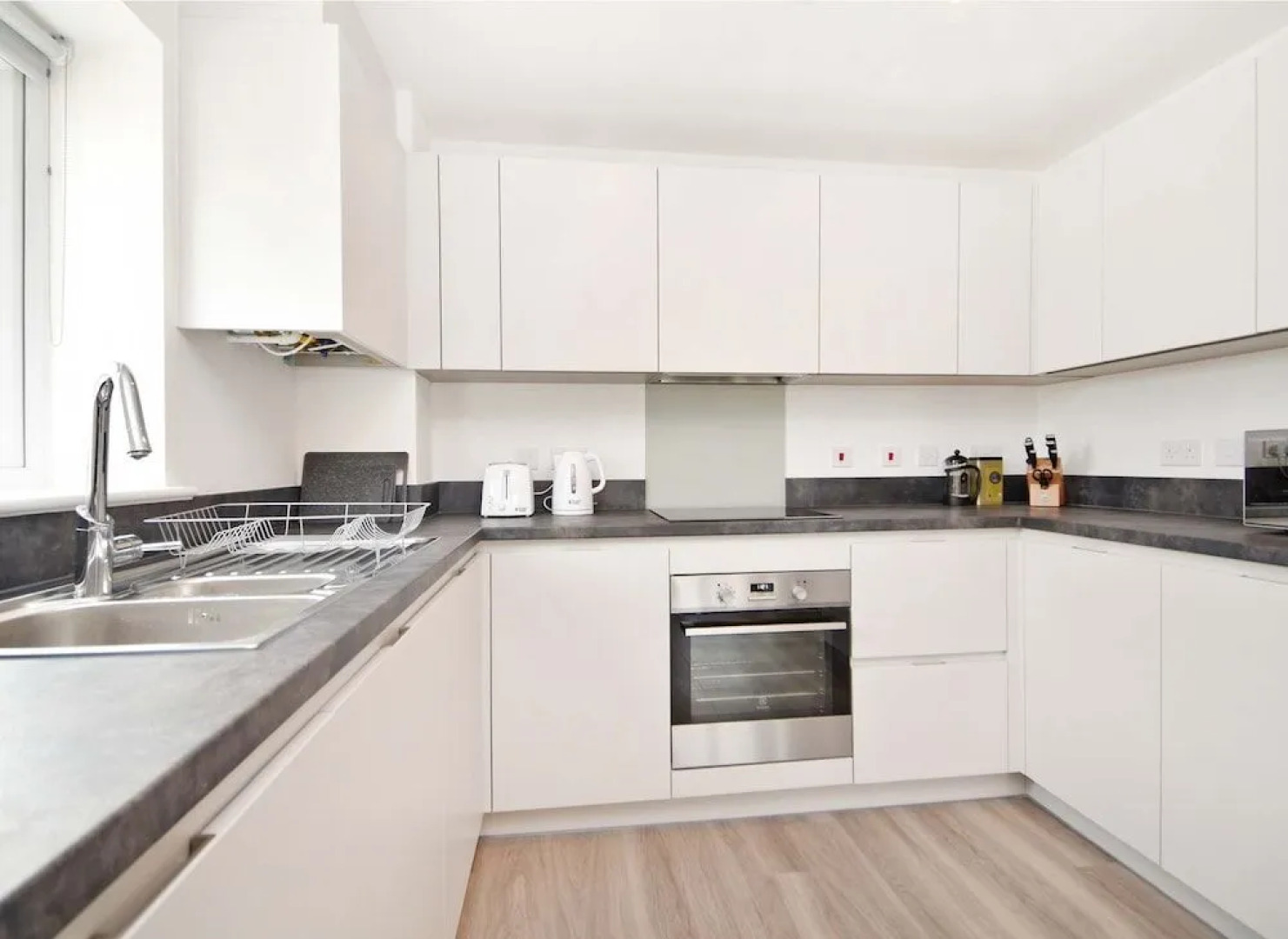 Ebbsfleet International Apartment