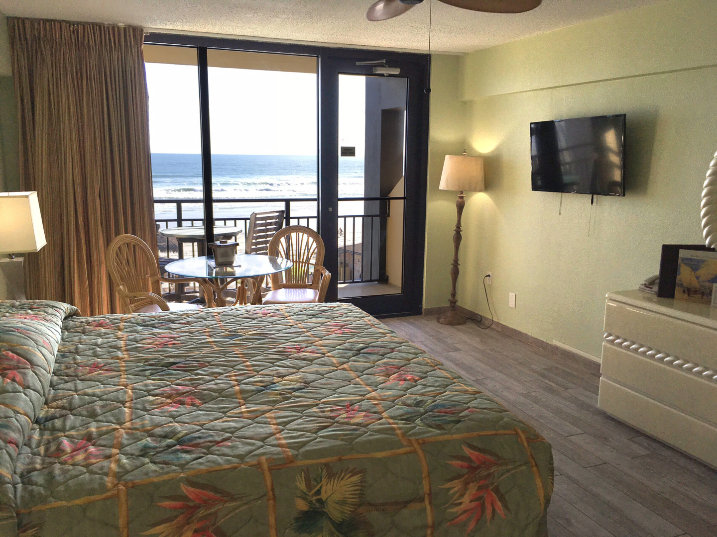 Hawaiian Inn Beach Resort