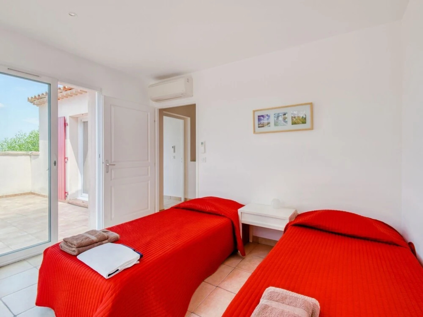 Splendid Villa With Private Pool on Secure Private Domain, 16 km From Ste Maxime